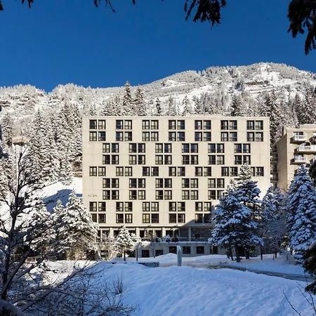 Rockypop & Hotell 4*